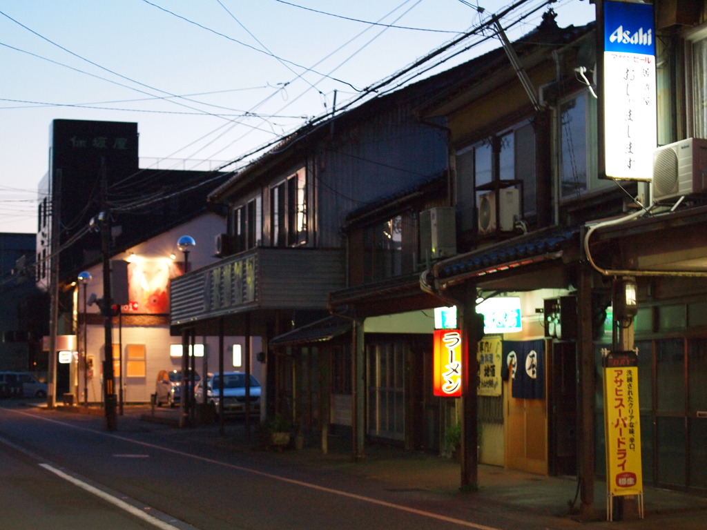 ラーメン、ビール、おじゃまします