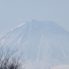 富士山に手を伸ばす。