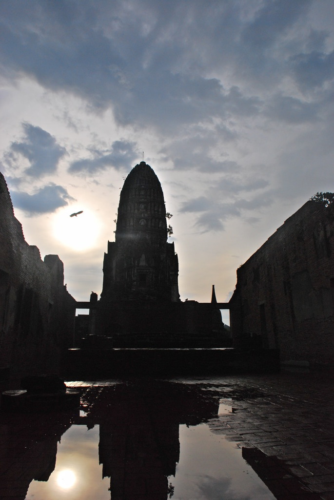 雨上がりのお寺