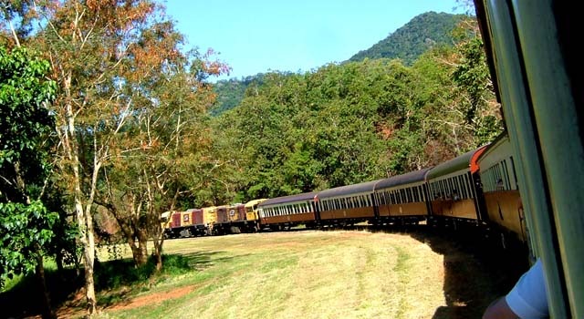 ケアンズで電車