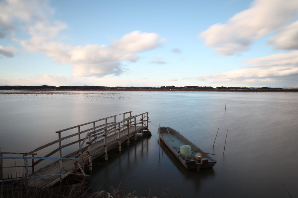 波穏やかな伊豆沼