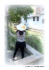 白い帽子の少女