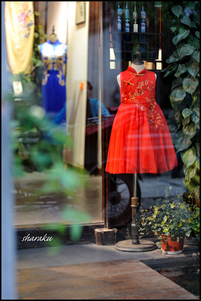 可愛い赤ドレス