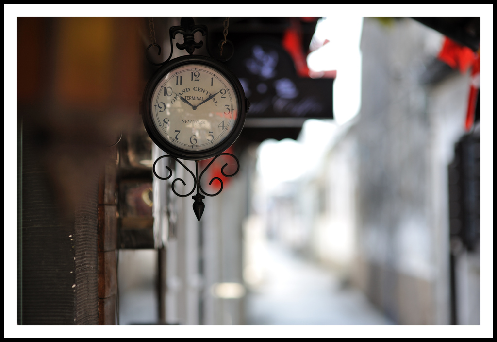 10:09AM ②