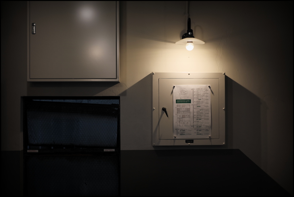 配電盤のある壁