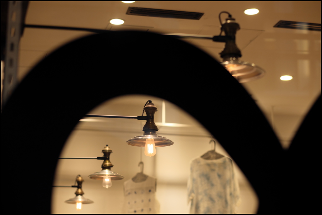 電球のある店