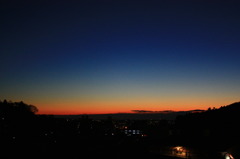 夜が明ける。
