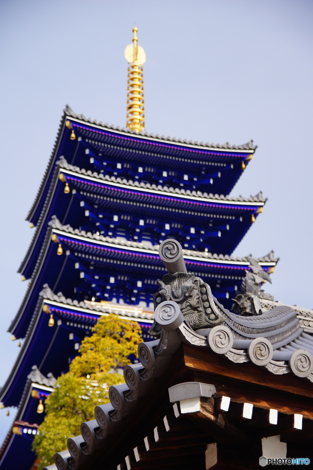 中山寺　五重塔紺色