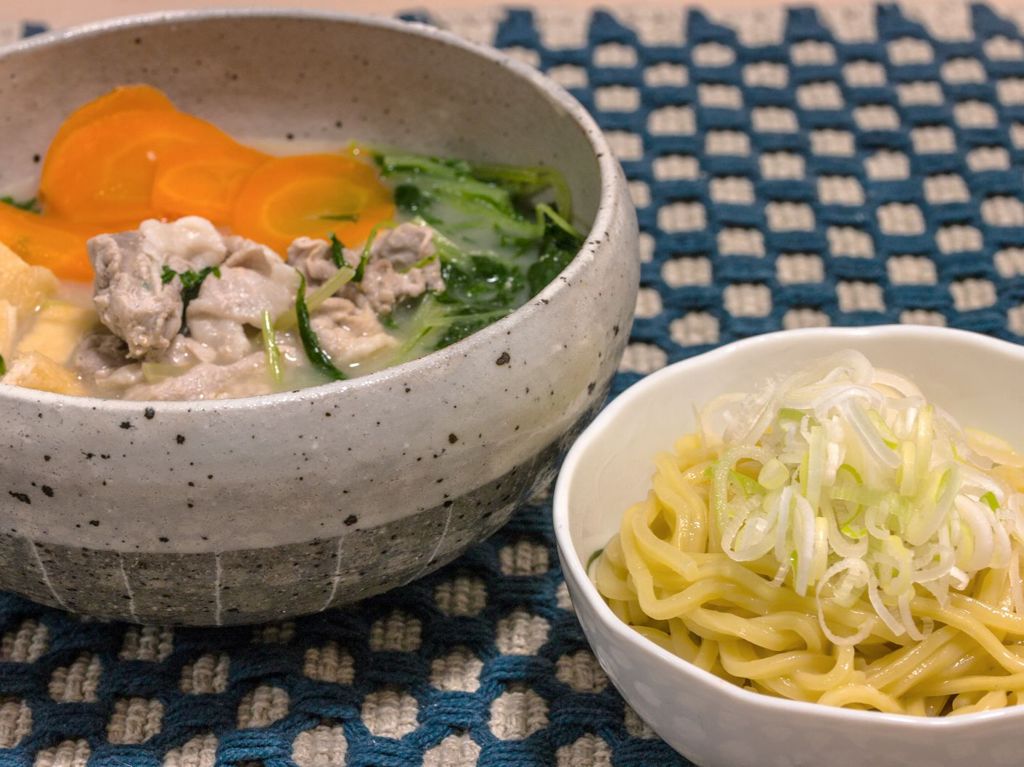 東京ひとりめし：豚肉水菜白湯スープ鍋