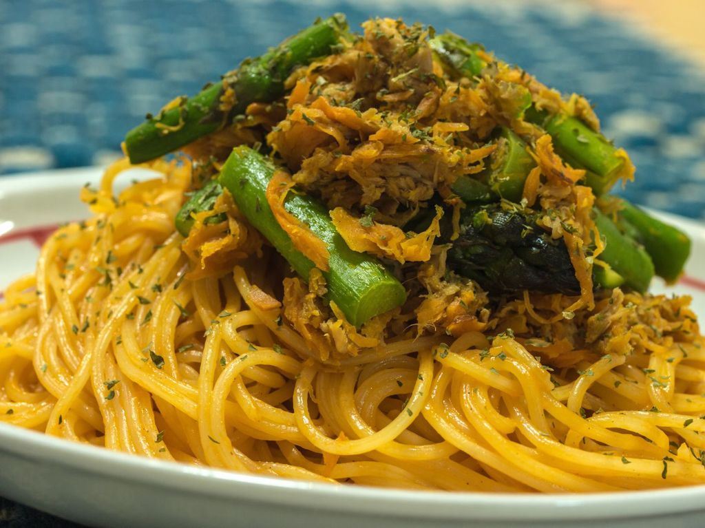 東京ひとりめし：ツナとアスパラのパスタ