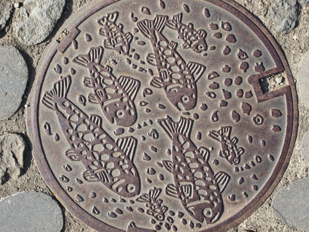 Manhole Art　-路上回遊中-