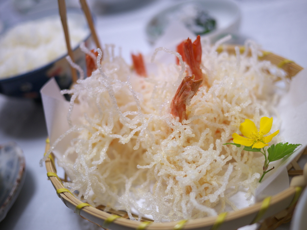 エビの春雨揚げ・山吹添え