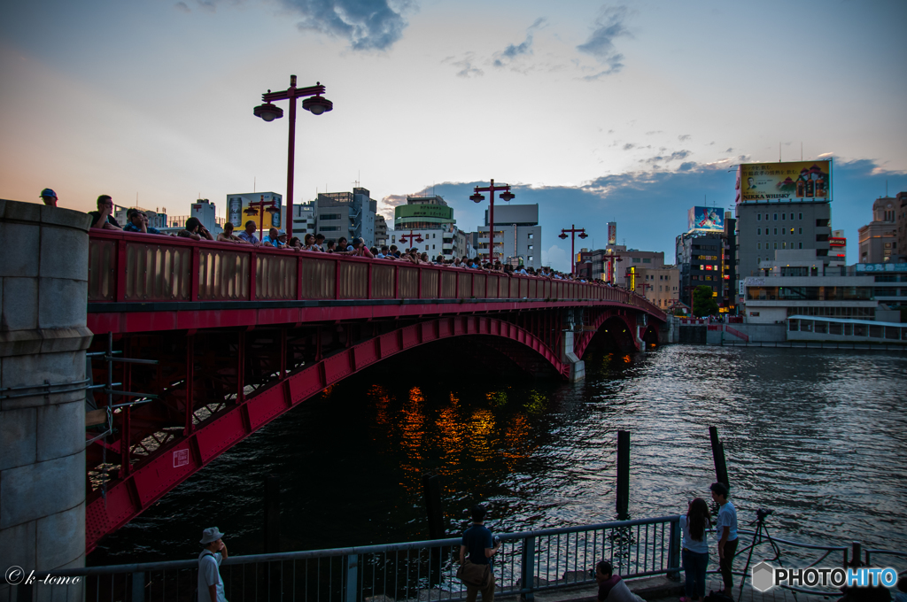 賑わう吾妻橋