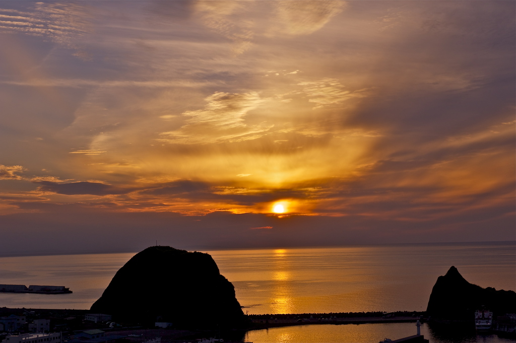 知床夕日台からの夕陽