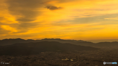 夕焼けに覆われる福岡県の山々