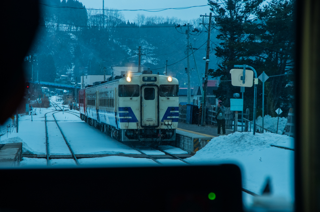 リゾート列車の運転席から君を撮る