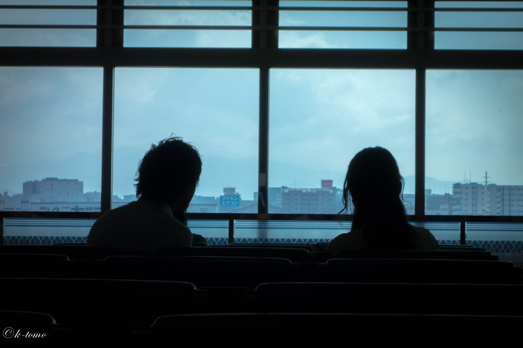 飛行機を待つ。　不安が募る・・・