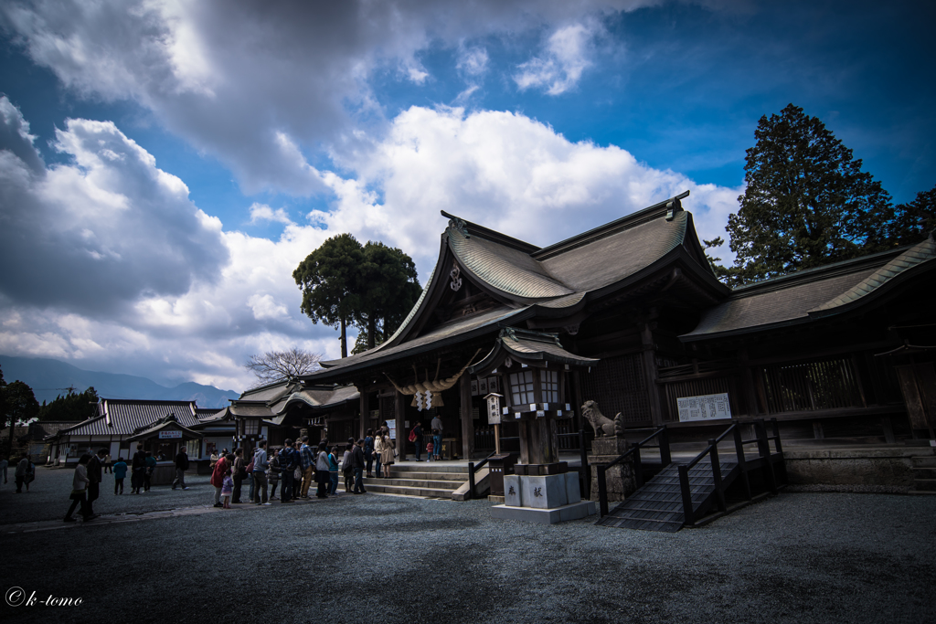 阿蘇神社のパワーに触れる。