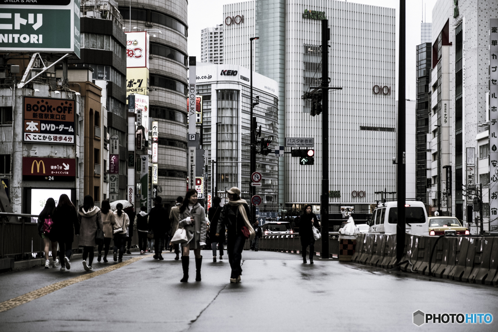 新宿南口