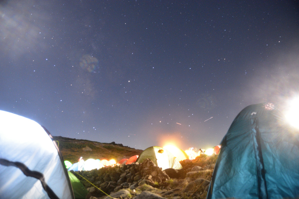 テント場の夜の風景