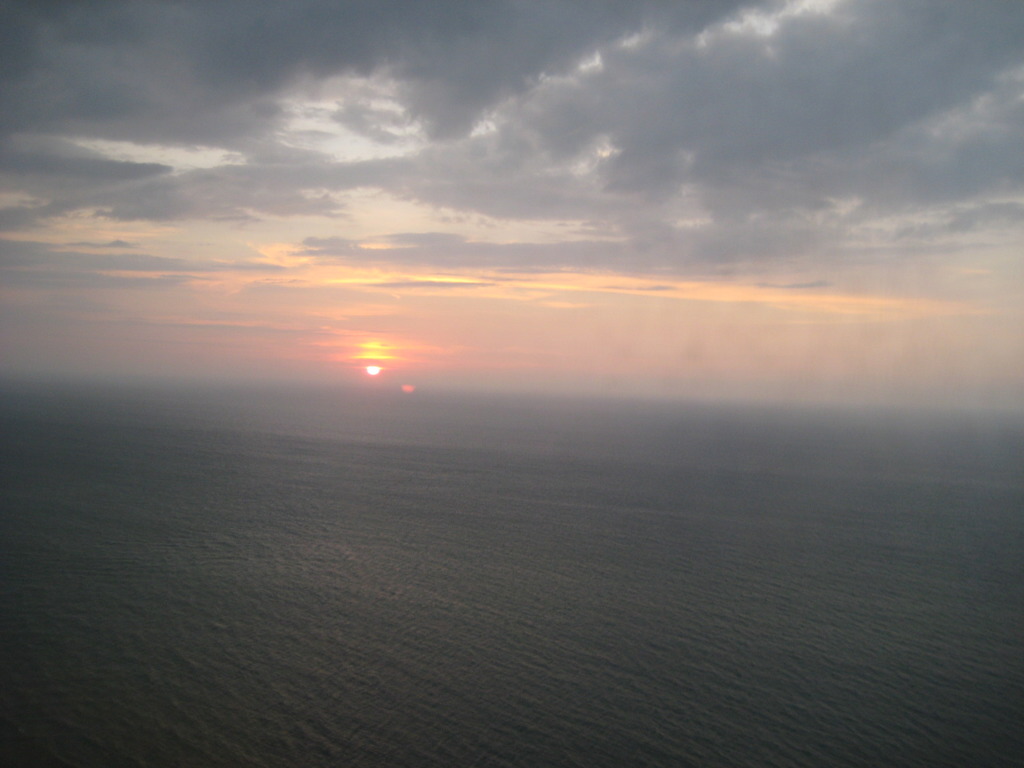 飛行機からの夕焼け