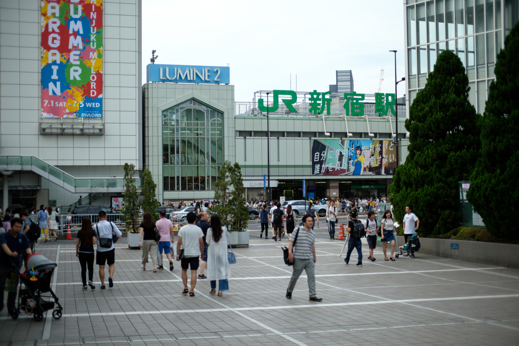 新宿駅前