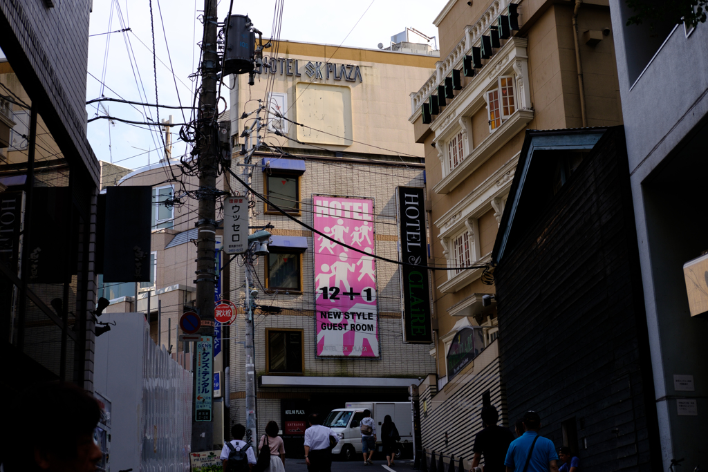 ホテルへ急ごう