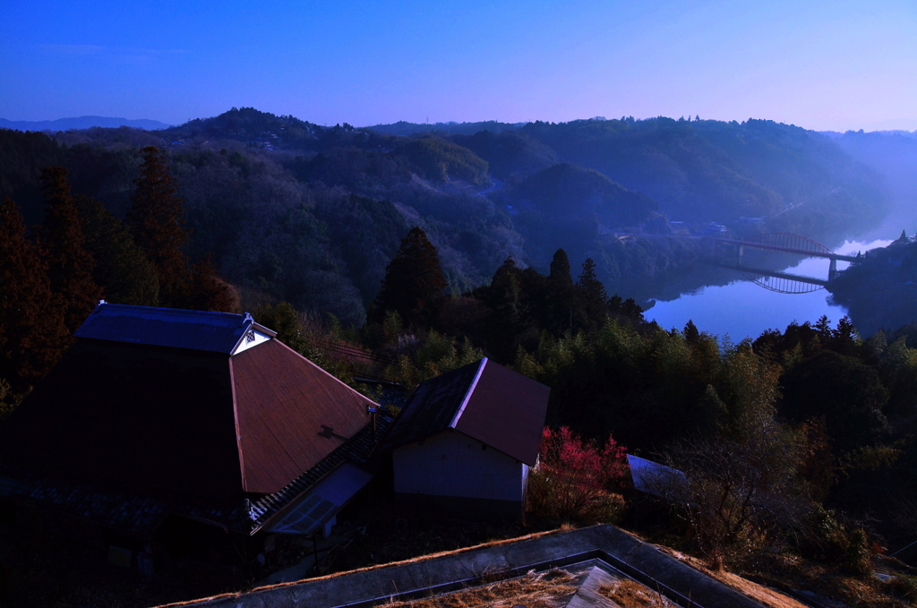 春を待つ里山