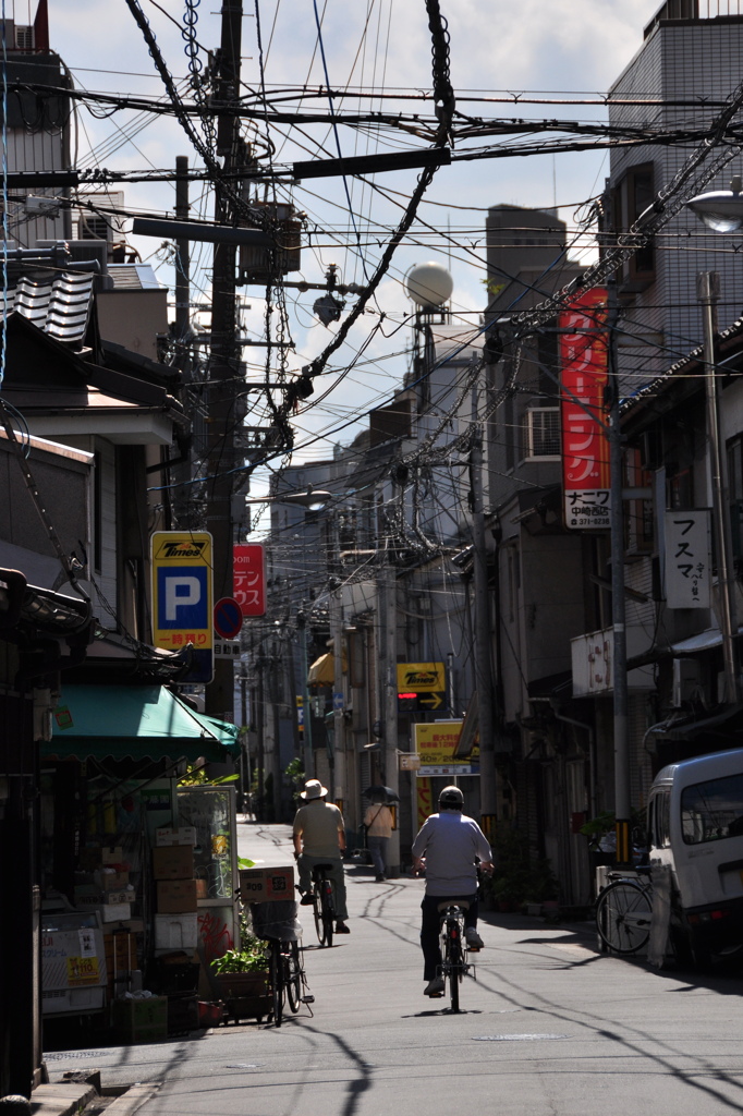 夏の路地