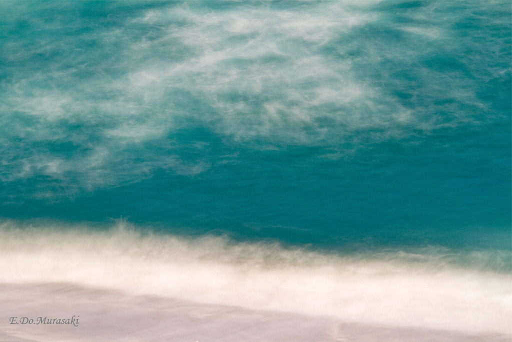 海の中の雲
