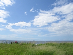 草原からの海&空。