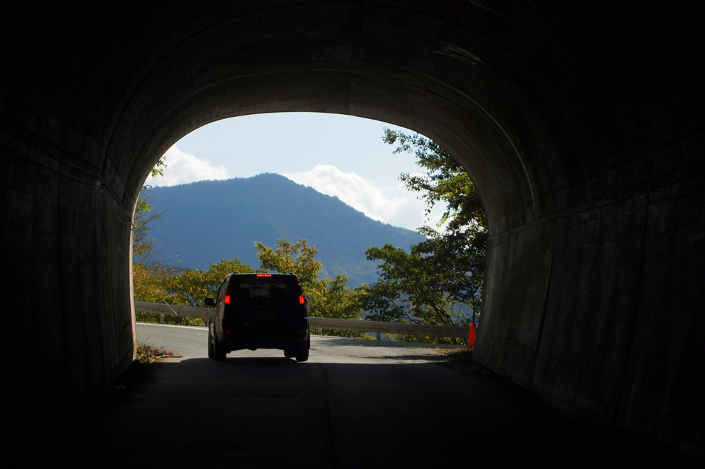 トンネルから。