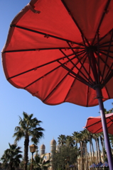 赤いパラソル