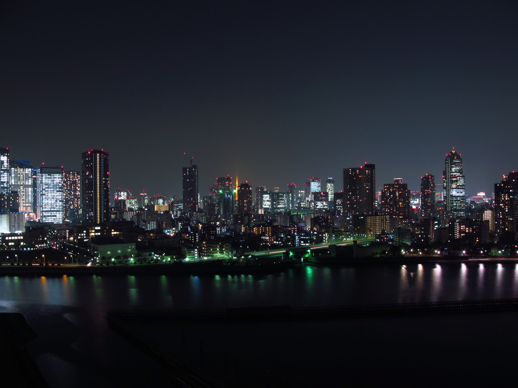 闇に浮かぶ。