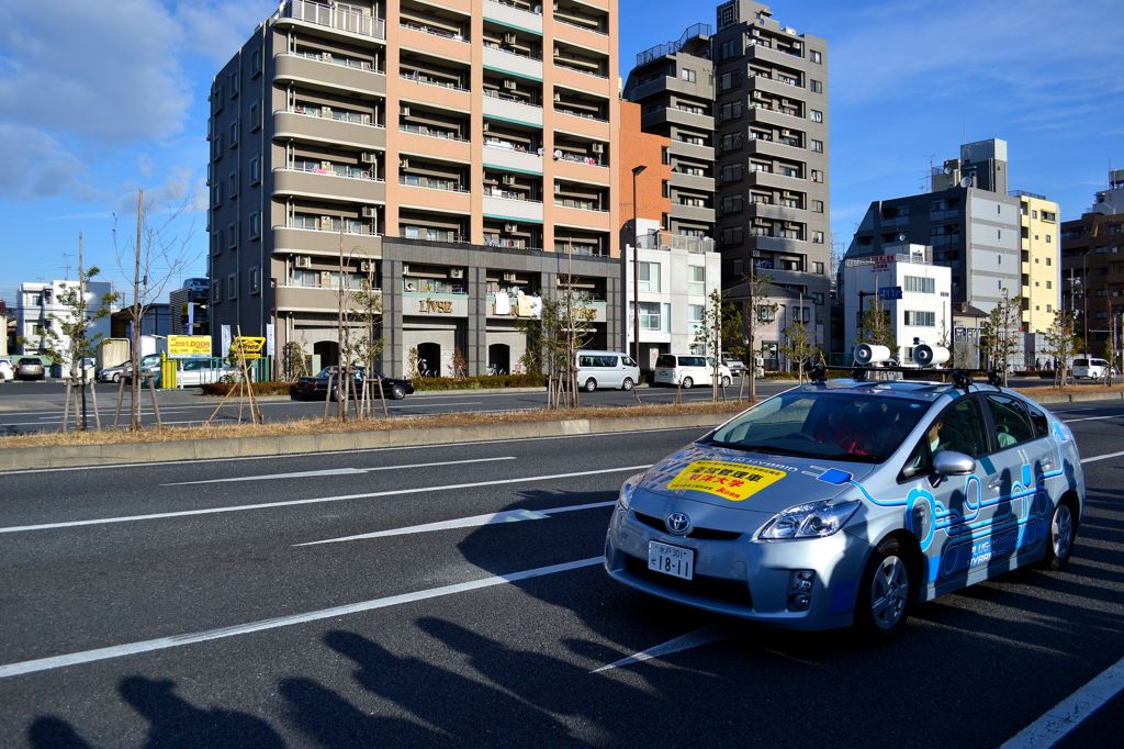 箱根駅伝　プリウス