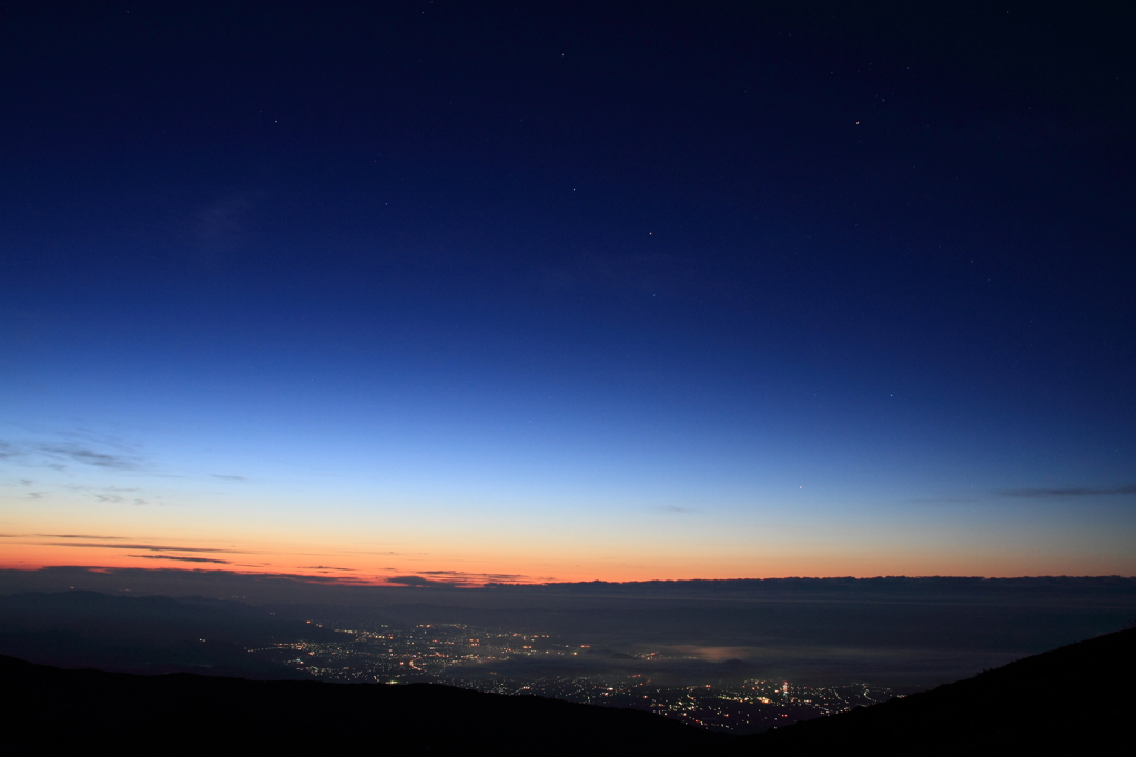 夜明け前