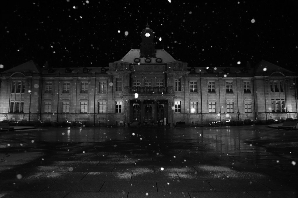 雪降る館