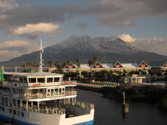 大雪の鹿児島桜島と桜島フェリー