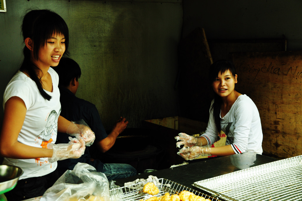 girls in the market