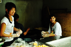 girls in the market