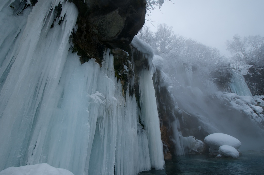 氷柱と白ひげの滝