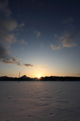 冬の晴れ間の夕日
