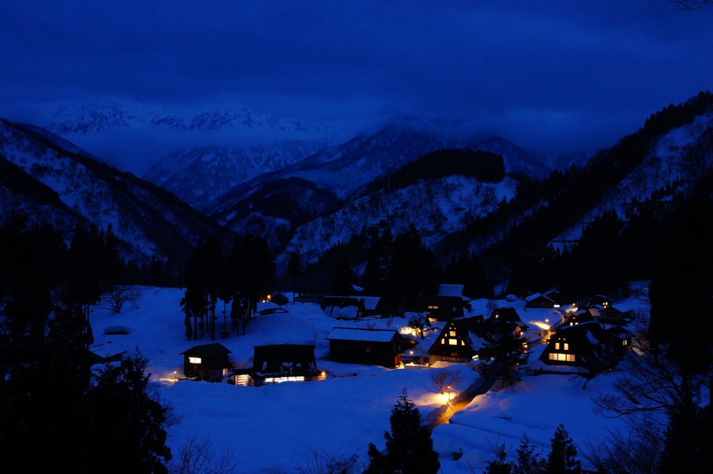 山里の夕暮れ