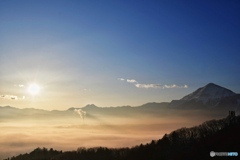 雲海、武甲山を添えて。