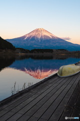 田貫湖と焼け富士