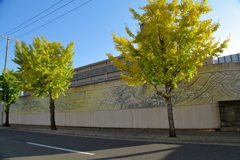 広島拘置所外壁絵巻　『入野忠芳画』