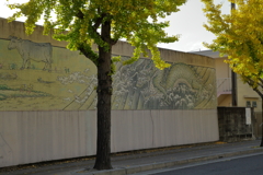 広島拘置所外壁絵巻　『入野忠芳画』