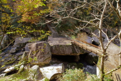 鬼の舌震　畳岩