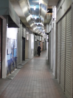 元町高架下