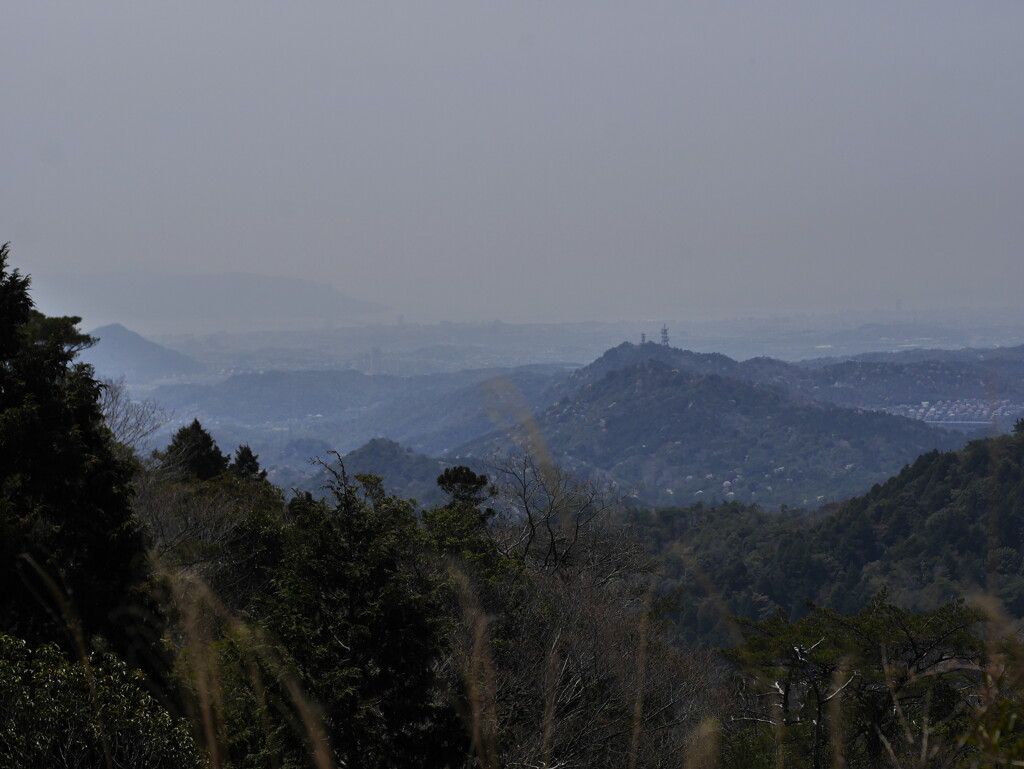 摩耶山から明石海峡大橋を望む